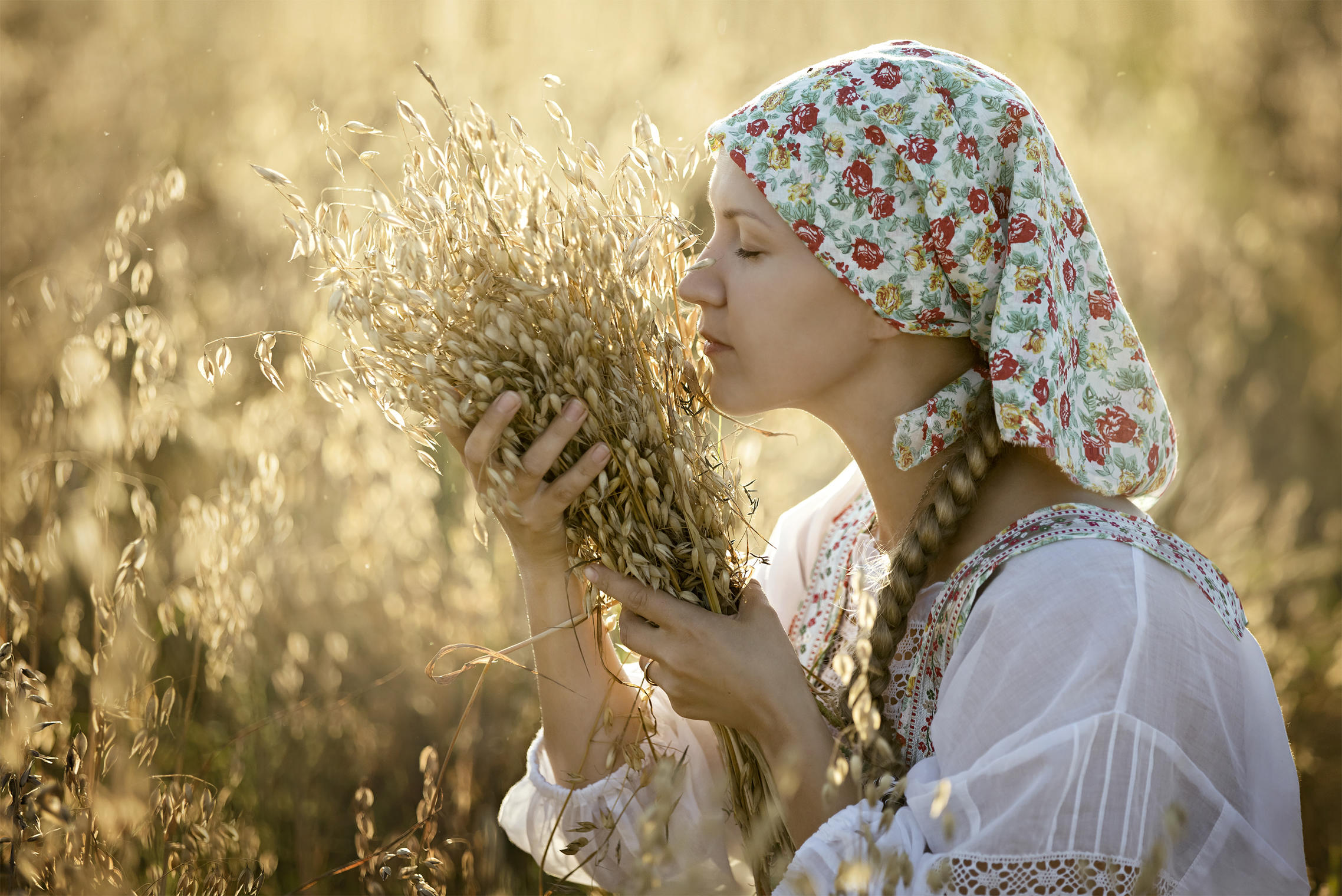 Photo Women in Slavic costumes in Kuantan