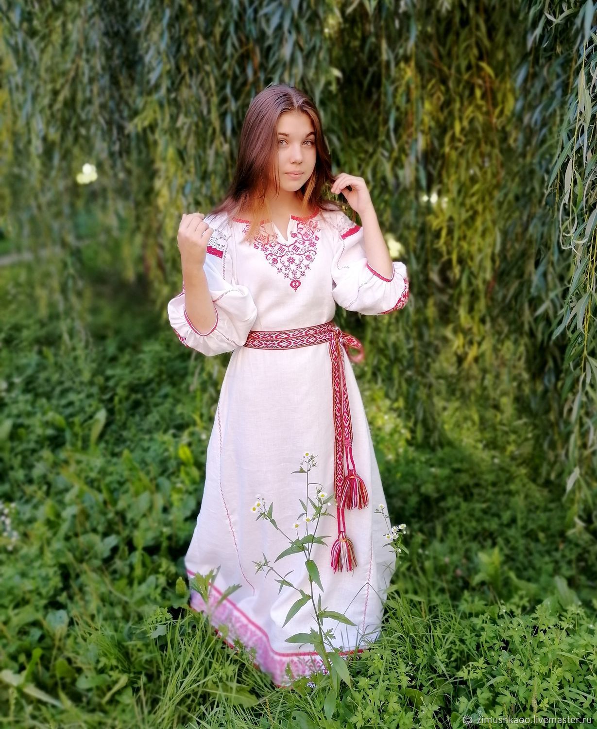 Girl Girls in Slavic costumes in Kuantan
