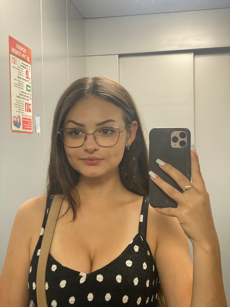 Sexy model Stacy in Kuantan